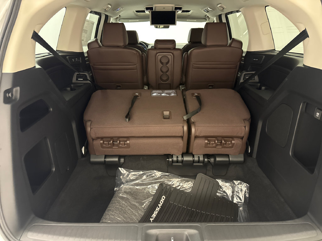 New 2027 Honda Odyssey Touring image 11