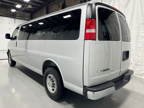 Used 2025 Chevrolet Express 3500 LT w/ LT Preferred Equipment Group image 5