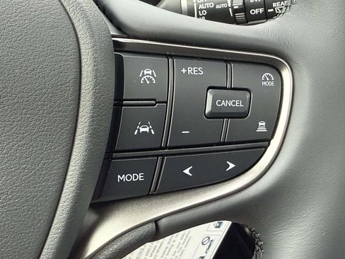 New 2026 Lexus UX 300h AWD image 17