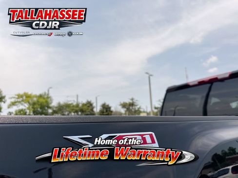 Used 2025 GMC Sierra 2500 SLE AWD/4WD image 6