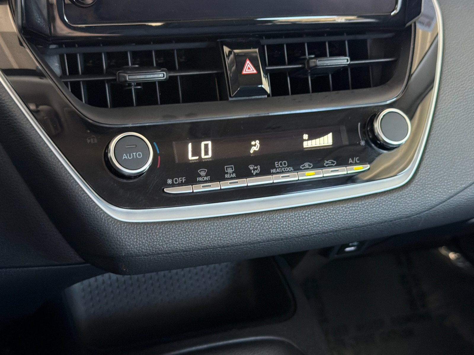 Used 2024 Toyota Corolla LE FWD image 17