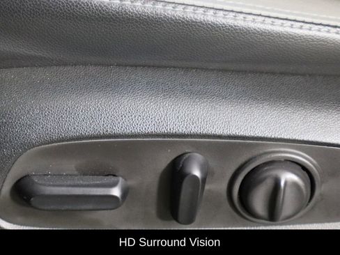 Used 2020 Chevrolet Equinox Premier image 24