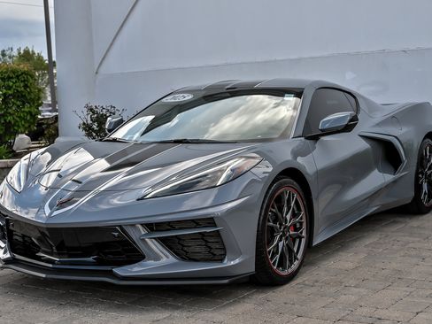Used 2025 Chevrolet Corvette Stingray Preferred Cpe w/ Stealth Interior Trim Package RWD image 6