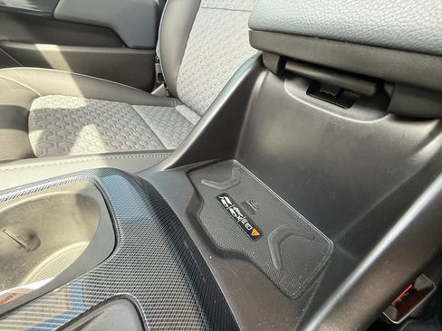 Used 2022 Chevrolet Colorado Z71 AWD/4WD image 18