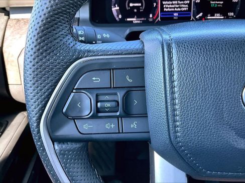 Used 2024 Toyota Tacoma Limited w/ Limited Package (LT) AWD/4WD image 23
