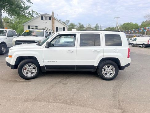 Used 2017 Jeep Patriot Sport w/ Power Value Group AWD/4WD image 8
