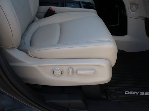 Certified 2026 Honda Odyssey EX-L image 10