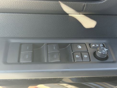 Used 2025 Toyota Sequoia Limited image 15