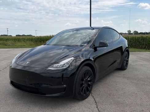Used 2021 Tesla Model Y Long Range AWD/4WD image 3