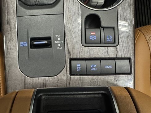 Used 2021 Toyota Highlander Platinum image 30