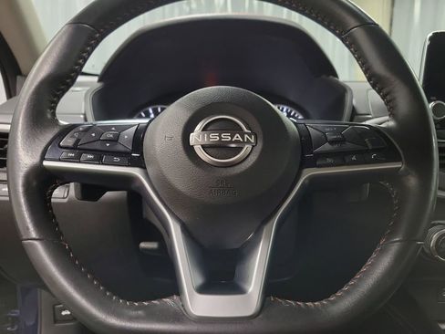 Used 2023 Nissan Altima 2.5 SR AWD/4WD image 17