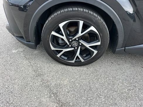 Used 2021 Toyota C-HR XLE image 46