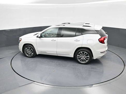 Used 2024 GMC Terrain Denali w/ Denali Premium Package image 33