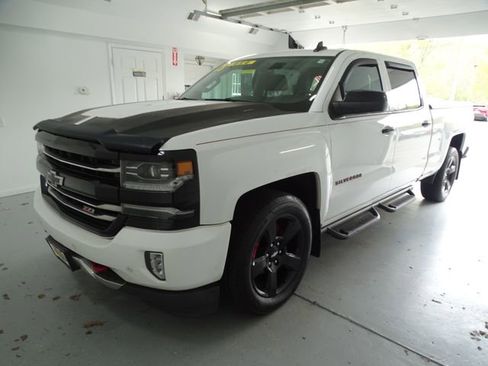 Used 2018 Chevrolet Silverado 1500 LTZ Z71 w/ Redline Edition AWD/4WD image 17
