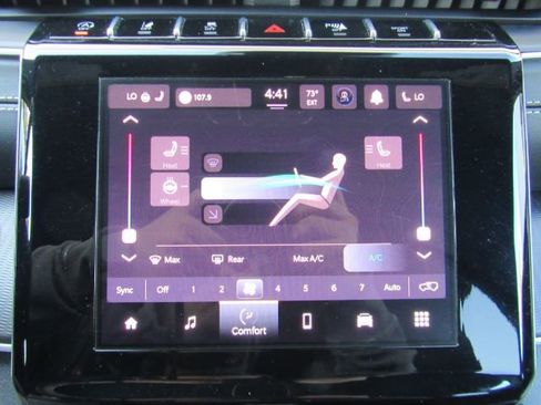 Used 2025 Jeep Grand Cherokee Altitude image 46