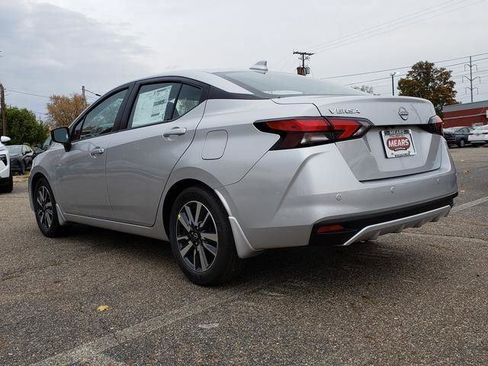 New 2025 Nissan Versa SV w/ Trunk Package FWD image 4
