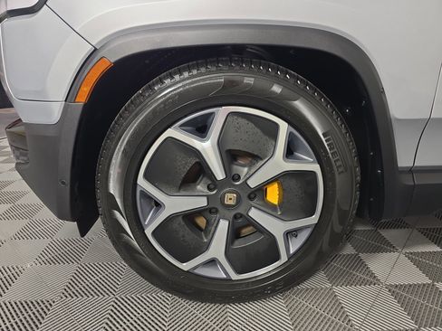 Used 2024 Rivian R1S Adventure AWD/4WD image 9