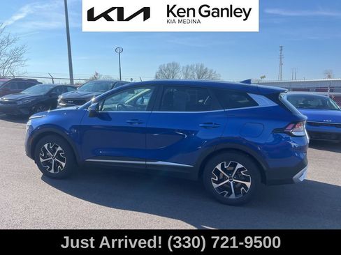 Certified 2024 Kia Sportage EX image 8