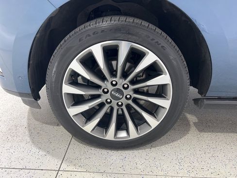 Used 2019 Lincoln Navigator Select w/ Technology Package image 31