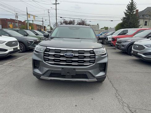 Used 2026 Ford Explorer Active AWD/4WD image 4
