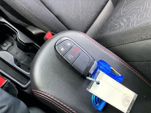 Used 2023 Jeep Renegade Trailhawk image 27