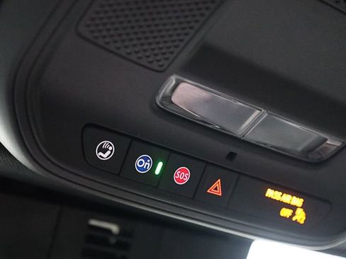 Used 2024 Chevrolet Traverse LT w/ Enhanced Driving Package image 29