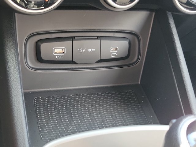 Used 2026 Hyundai Venue SE FWD image 13