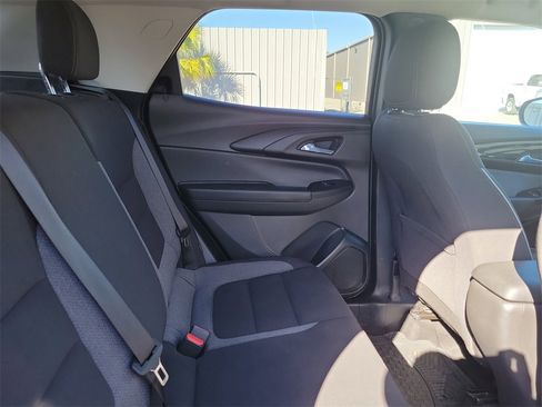 Used 2024 Chevrolet TrailBlazer LT w/ LT Cold Weather Package image 31