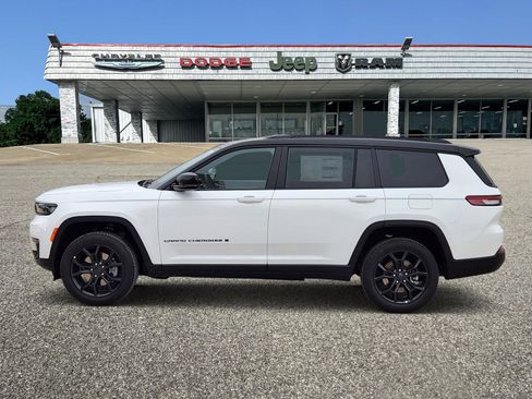 New 2025 Jeep Grand Cherokee L Limited w/ Trailer Tow Package image 3