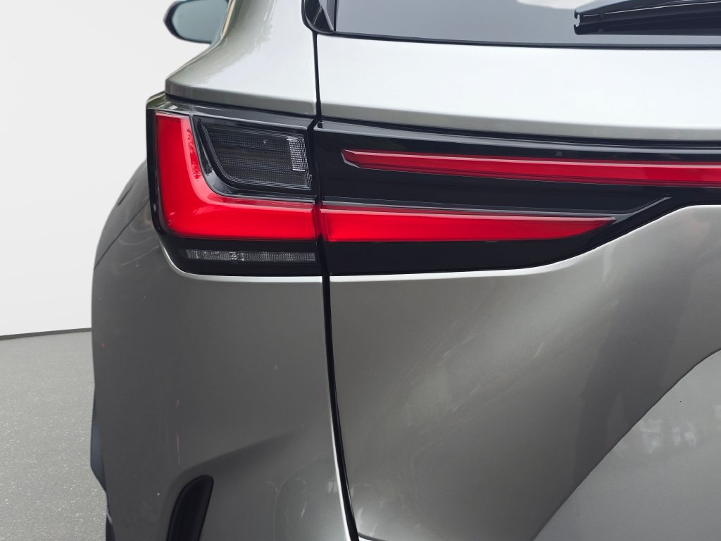 Certified 2025 Lexus NX 350h AWD w/ Accessory Package (2T) image 33