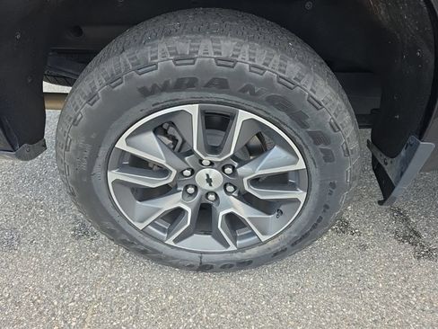 Used 2023 Chevrolet Silverado 1500 RST AWD/4WD image 10