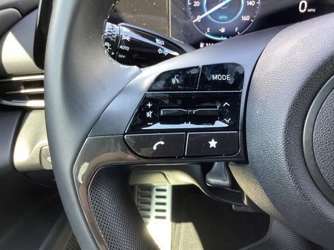 Used 2025 Hyundai Elantra SEL FWD image 18