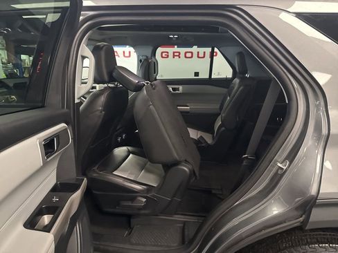 Used 2022 Ford Explorer XLT w/ Equipment Group 202A image 24