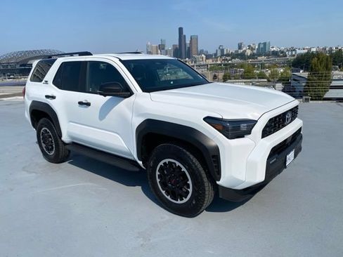 Used 2025 Toyota 4Runner TRD Off-Road Premium AWD/4WD image 32