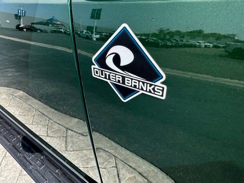 Used 2025 Ford Bronco Outer Banks AWD/4WD image 5