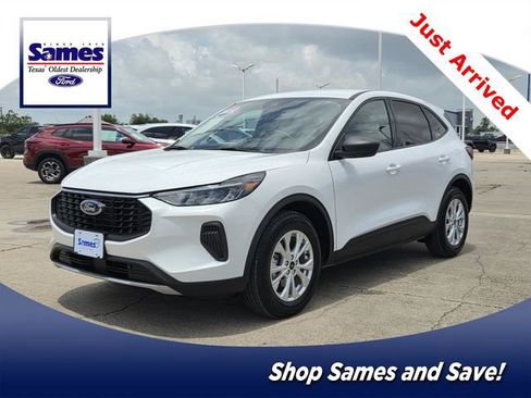 Certified 2025 Ford Escape Active w/ Tech Pack #1 FWD image 1
