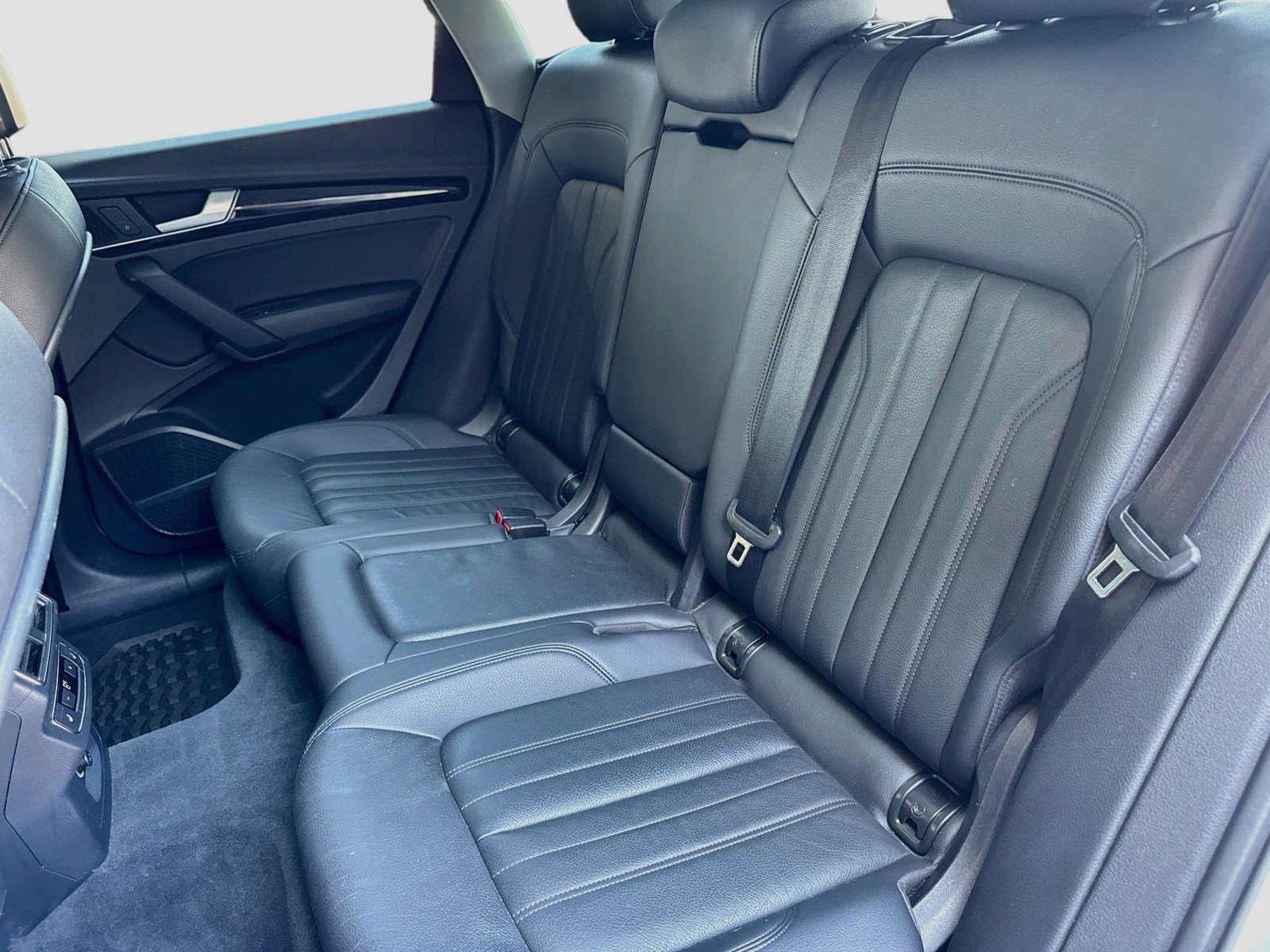 Used 2018 Audi Q5 2.0T Premium Plus w/ Premium Plus Package AWD/4WD image 17