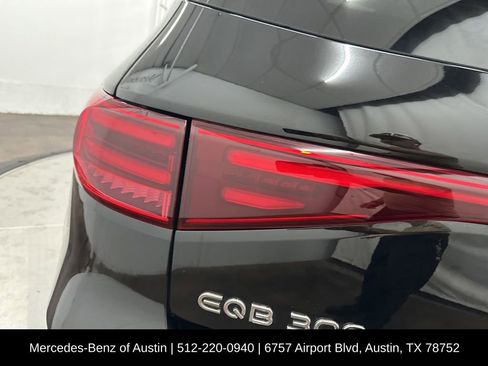 Used 2024 Mercedes-Benz EQB 300 4MATIC image 12