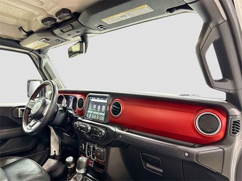 Used 2022 Jeep Gladiator Rubicon w/ Cold Weather Group image 32