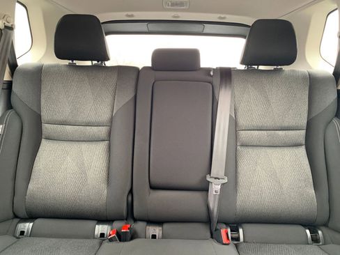 Used 2025 Nissan Rogue SV image 40