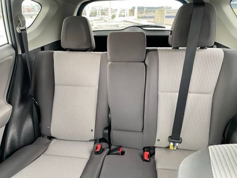 Used 2013 Toyota RAV4 LE AWD/4WD image 17