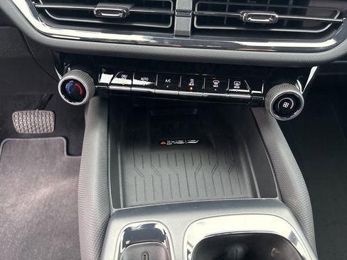 New 2026 Chevrolet Equinox EV RS image 24