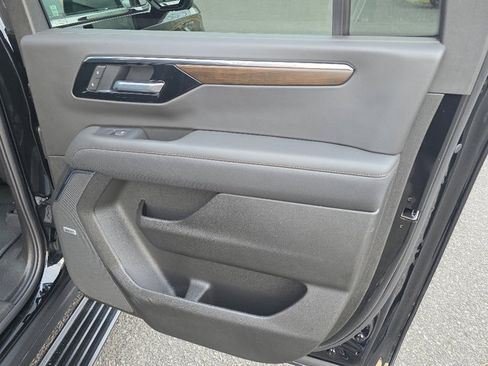 Certified 2026 Chevrolet Suburban High Country image 22