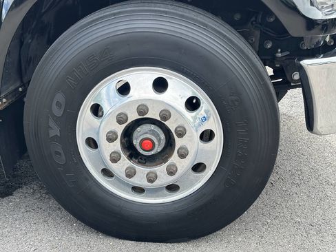 Used 2018 Ford F650 2WD Crew Cab Super Duty image 25