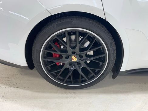Used 2020 Porsche Panamera GTS image 32