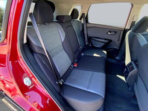 Used 2023 Nissan Rogue SV FWD image 20
