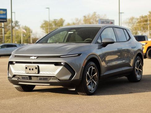 New 2026 Chevrolet Equinox EV LT w/ Comfort Package image 3