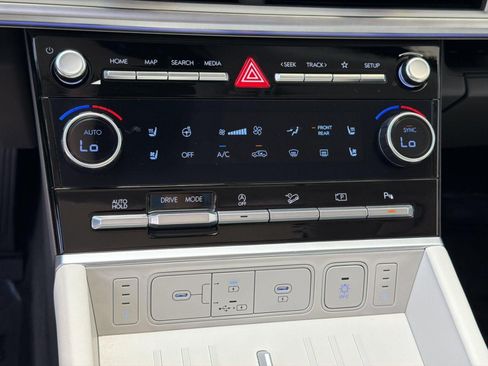 Used 2025 Hyundai Santa Fe Calligraphy FWD image 19