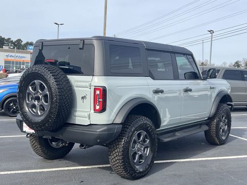 Certified 2024 Ford Bronco Badlands image 3