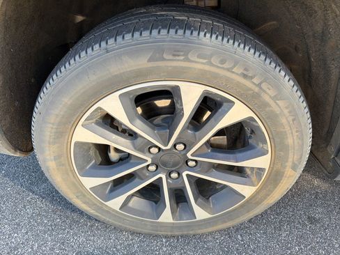 Used 2025 Jeep Grand Cherokee L Overland image 20